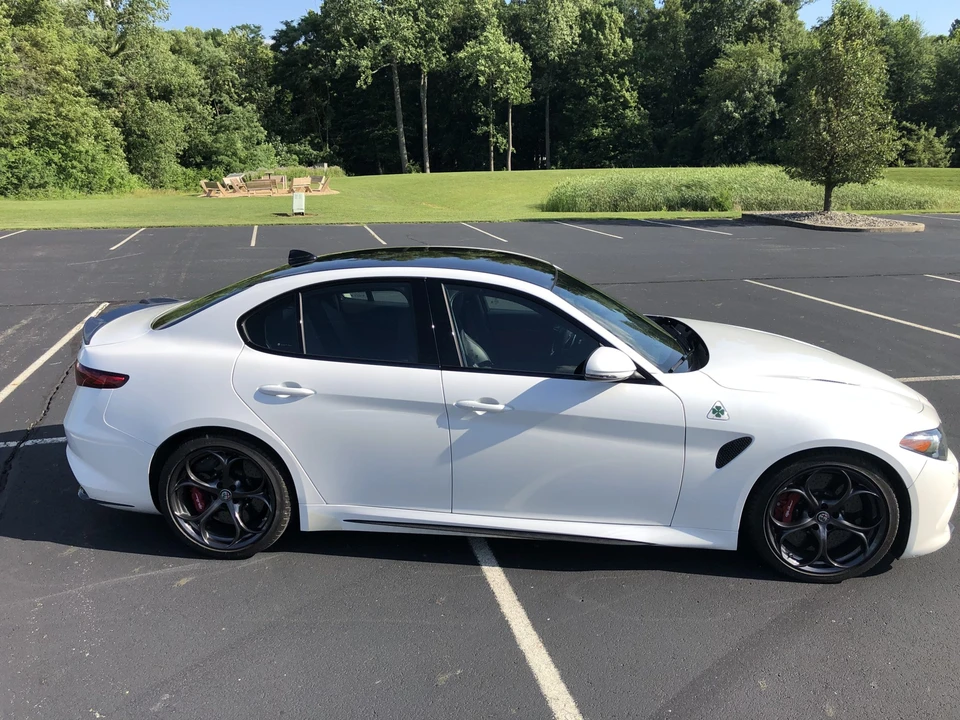 2017 Alfa Romeo Giulia Quadrifoglio - Image 5 of 31