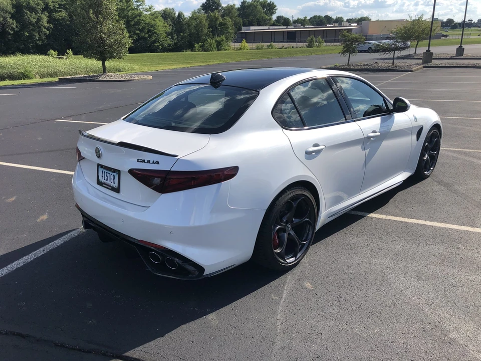 2017 Alfa Romeo Giulia Quadrifoglio - Image 7 of 31