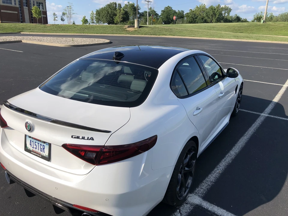 2017 Alfa Romeo Giulia Quadrifoglio - Image 13 of 31