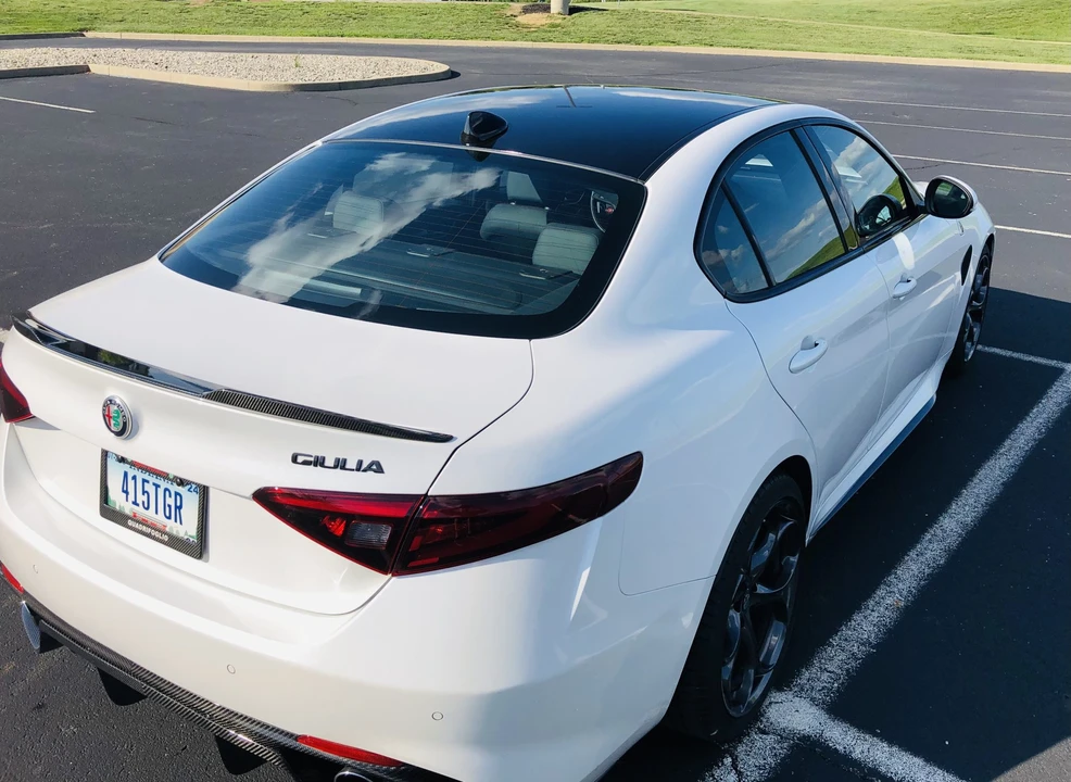 2017 Alfa Romeo Giulia Quadrifoglio - Image 14 of 31