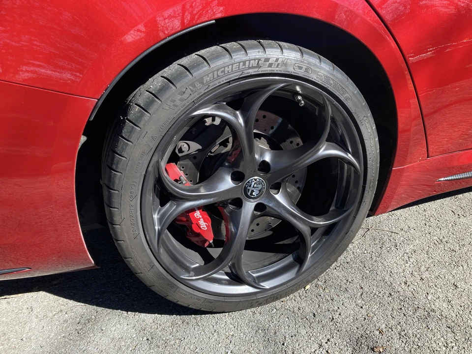 2017 Alfa Romeo Giulia Quadrifoglio - Image 27 of 31