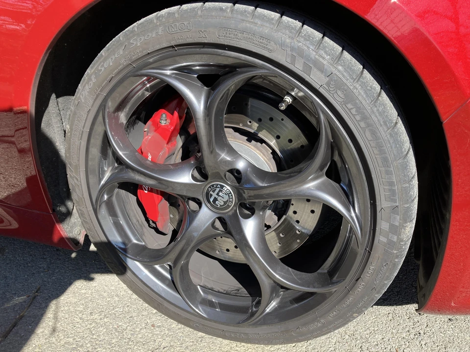 2017 Alfa Romeo Giulia Quadrifoglio - Image 29 of 31