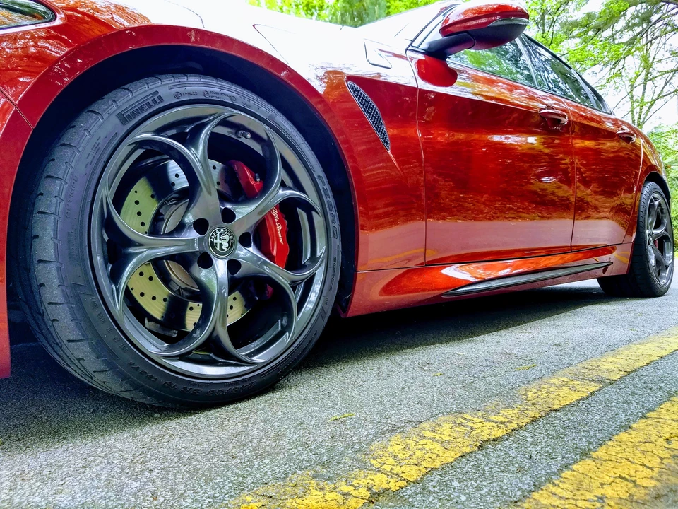 2017 Alfa Romeo Giulia Quadrifoglio - Image 22 of 31