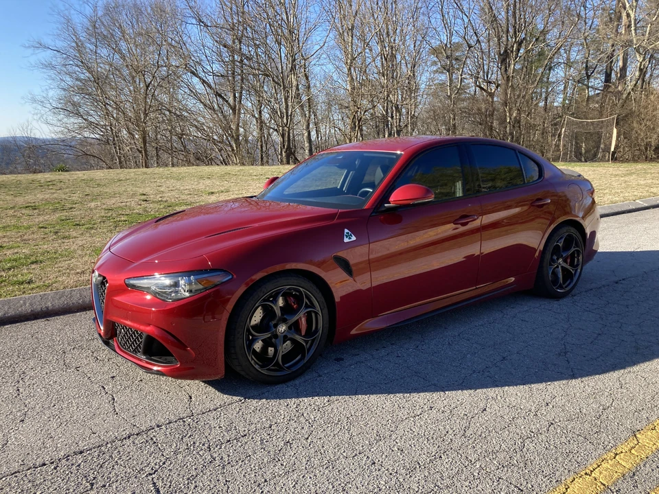 2017 Alfa Romeo Giulia Quadrifoglio - Image 14 of 31
