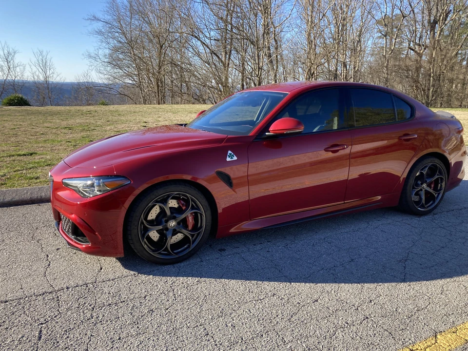 2017 Alfa Romeo Giulia Quadrifoglio - Image 15 of 31