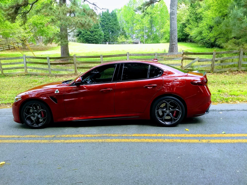 2017 Alfa Romeo Giulia Quadrifoglio - Image 2 of 31