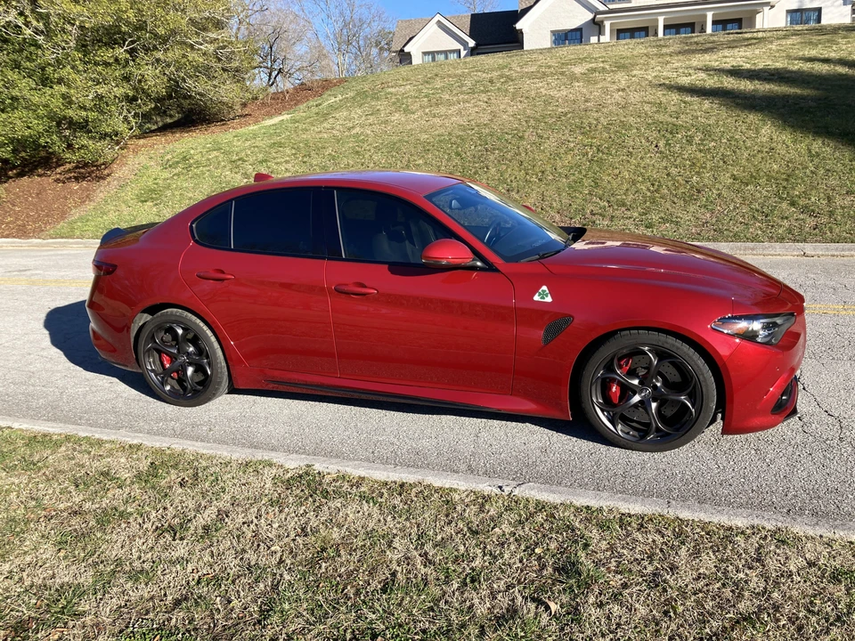 2017 Alfa Romeo Giulia Quadrifoglio - Image 5 of 31