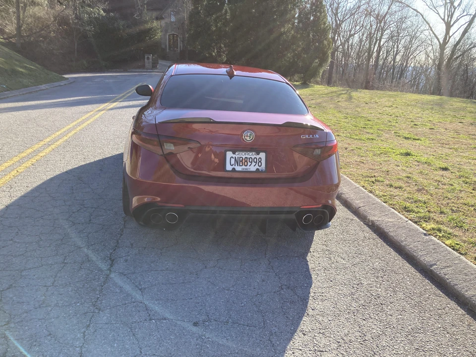 2017 Alfa Romeo Giulia Quadrifoglio - Image 17 of 31