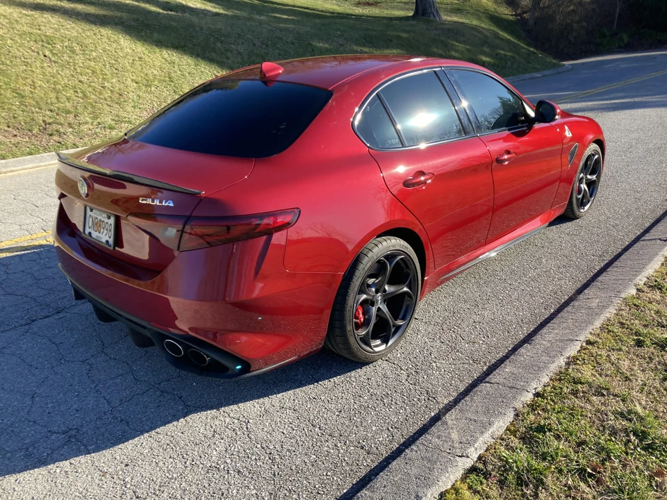 2017 Alfa Romeo Giulia Quadrifoglio - Image 4 of 31