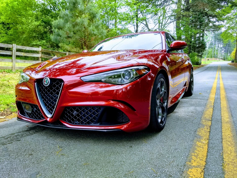 2017 Alfa Romeo Giulia Quadrifoglio - Image 9 of 31