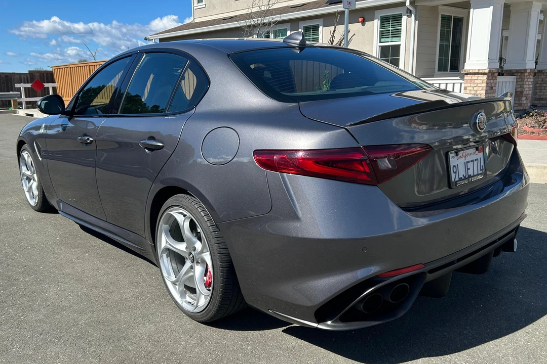 2017 Alfa Romeo Giulia Quadrifoglio - Image 4 of 31