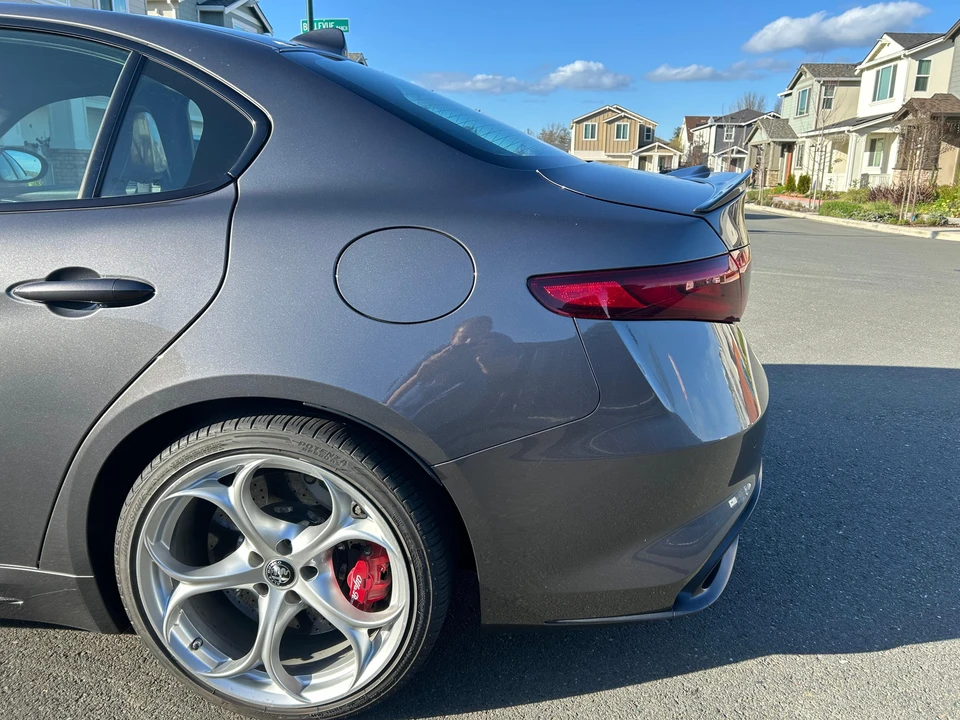 2017 Alfa Romeo Giulia Quadrifoglio - Image 28 of 31