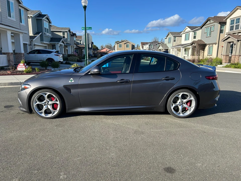 2017 Alfa Romeo Giulia Quadrifoglio - Image 11 of 31