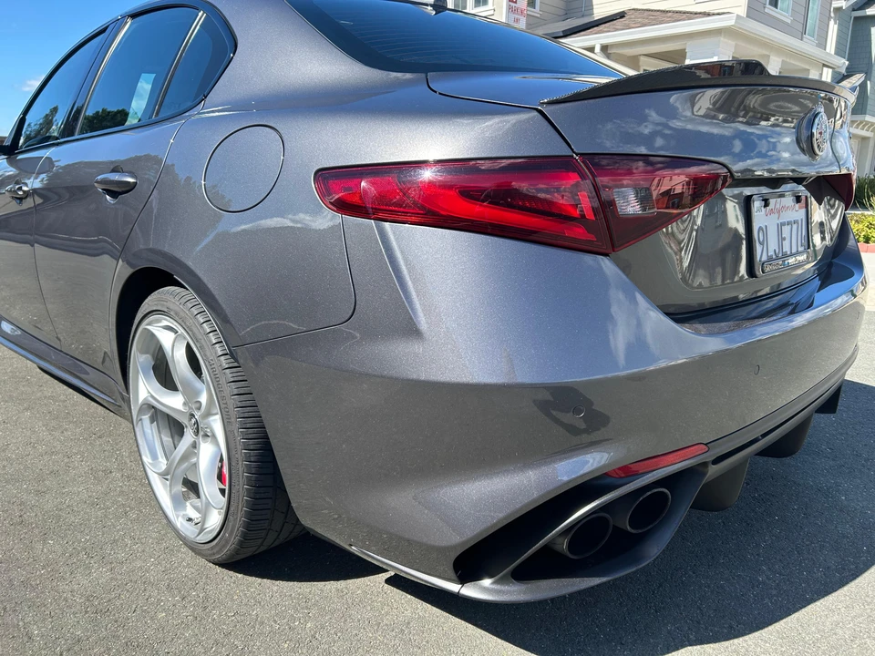 2017 Alfa Romeo Giulia Quadrifoglio - Image 29 of 31