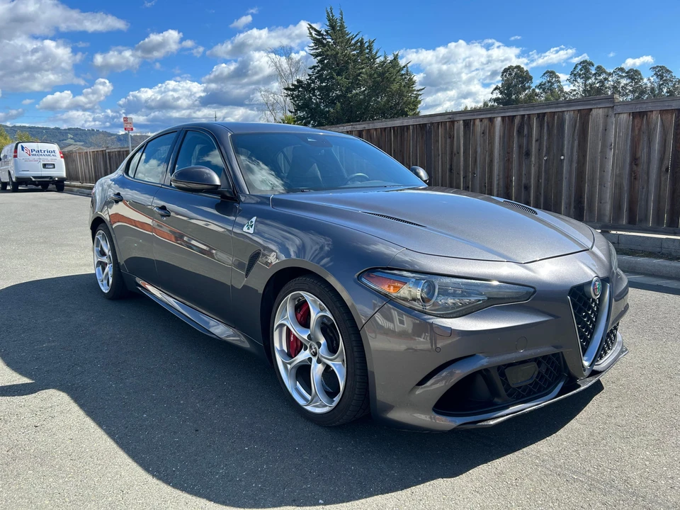 2017 Alfa Romeo Giulia Quadrifoglio - Image 19 of 31