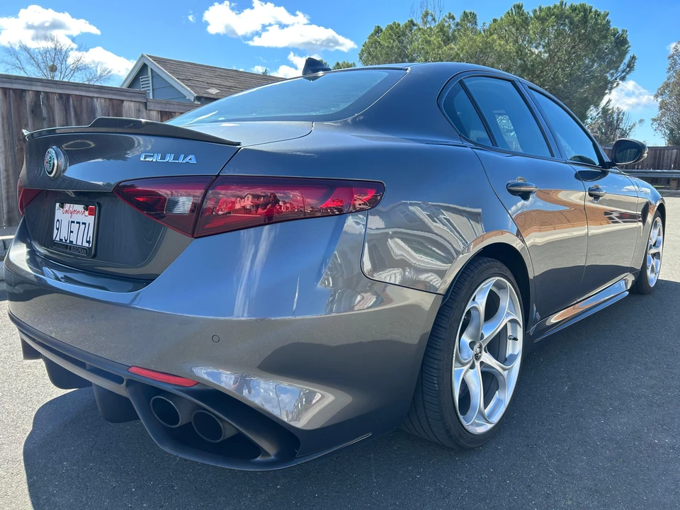 2017 Alfa Romeo Giulia Quadrifoglio - Image 15 of 31
