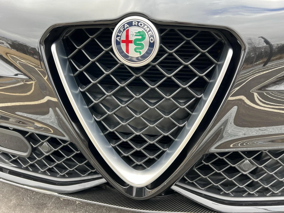 2017 Alfa Romeo Giulia Quadrifoglio - Image 29 of 31