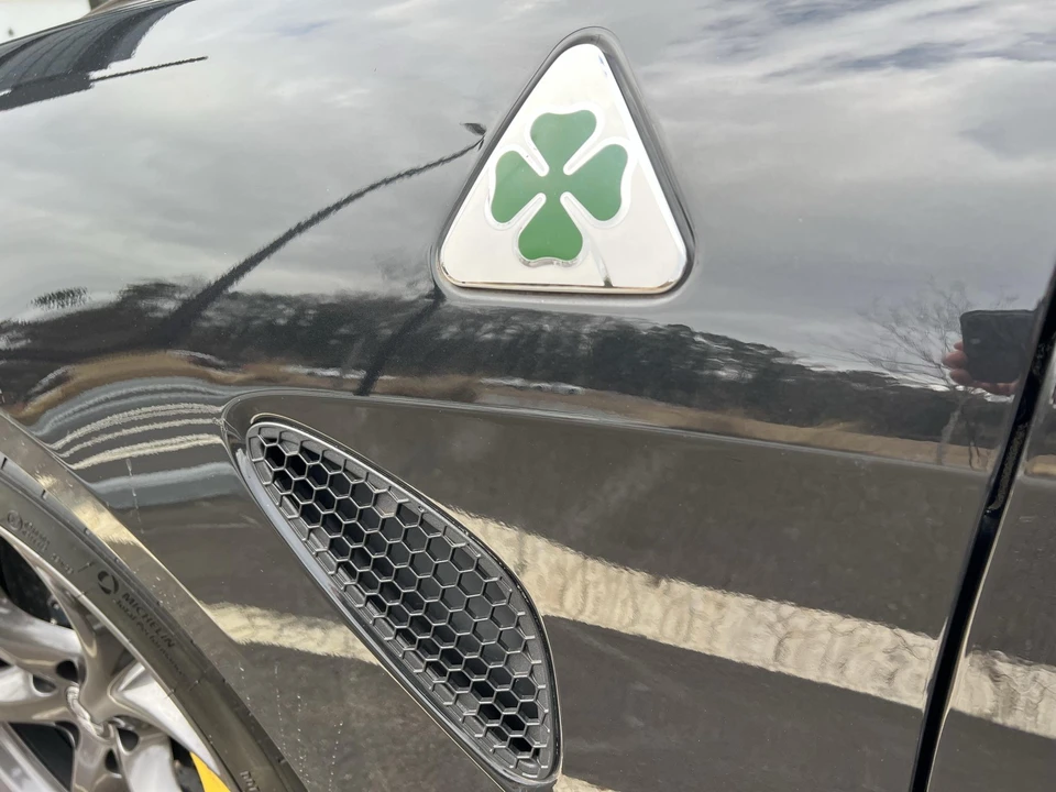 2017 Alfa Romeo Giulia Quadrifoglio - Image 27 of 31