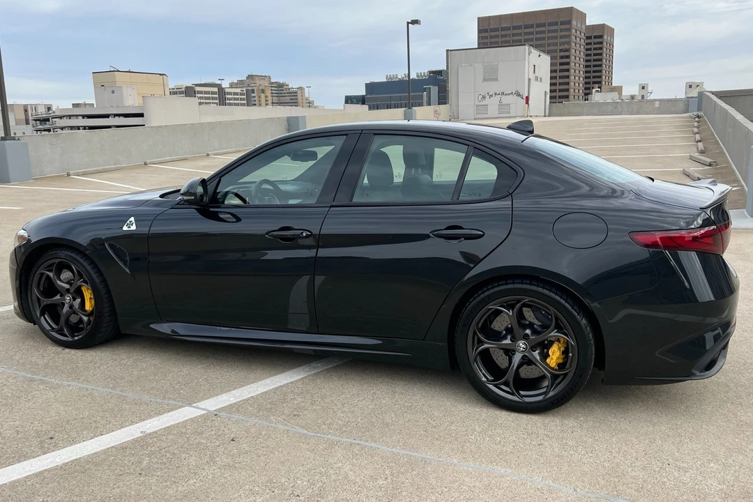 2017 Alfa Romeo Giulia Quadrifoglio - Image 9 of 31