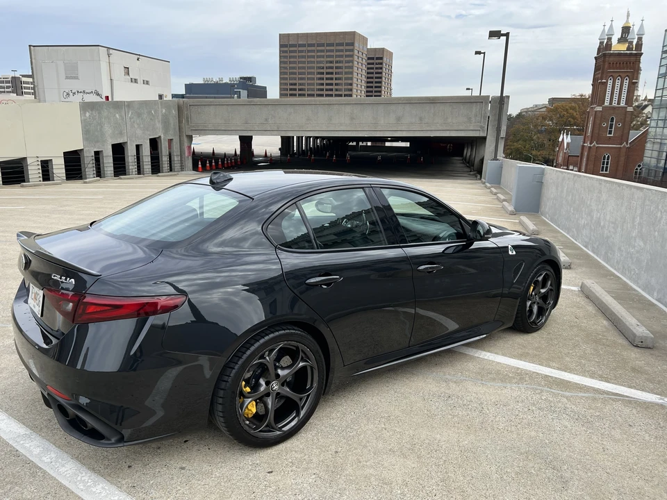 2017 Alfa Romeo Giulia Quadrifoglio - Image 12 of 31
