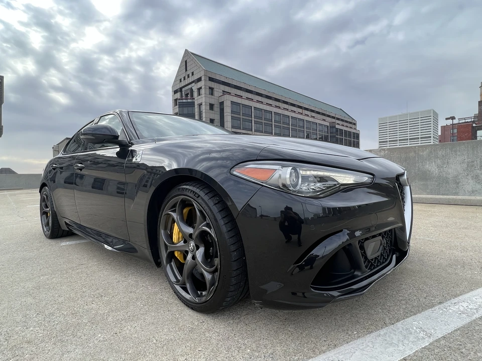 2017 Alfa Romeo Giulia Quadrifoglio - Image 2 of 31