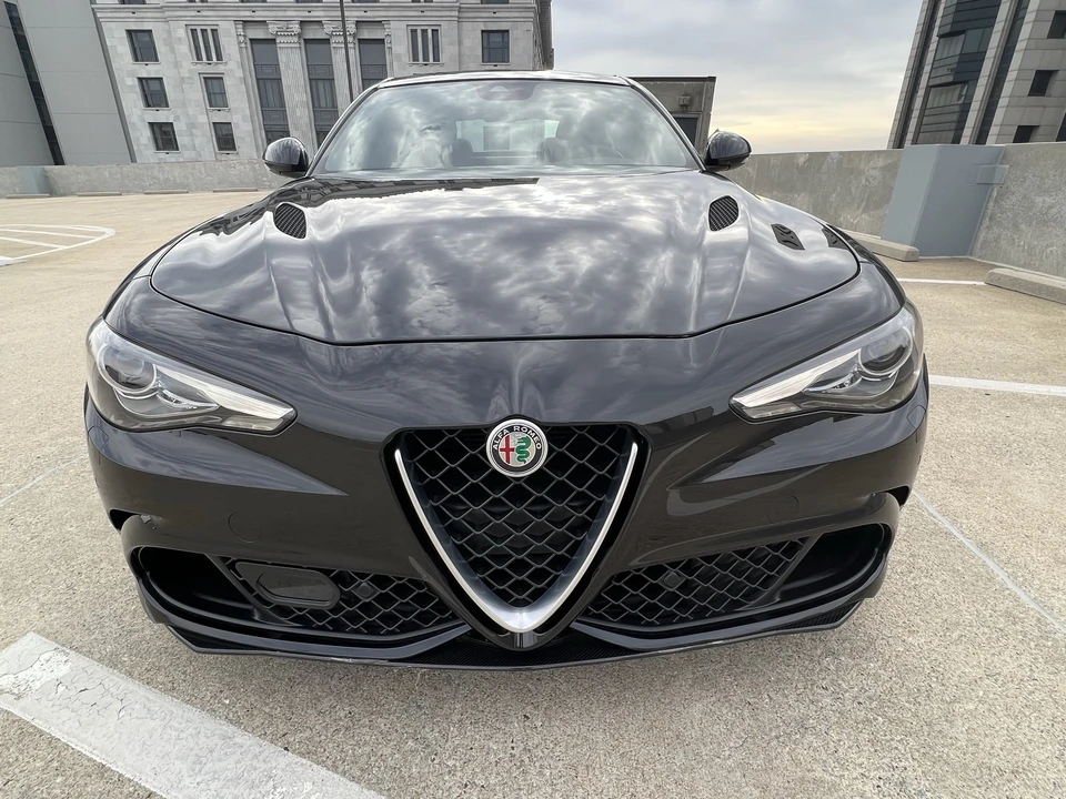 2017 Alfa Romeo Giulia Quadrifoglio - Image 4 of 31
