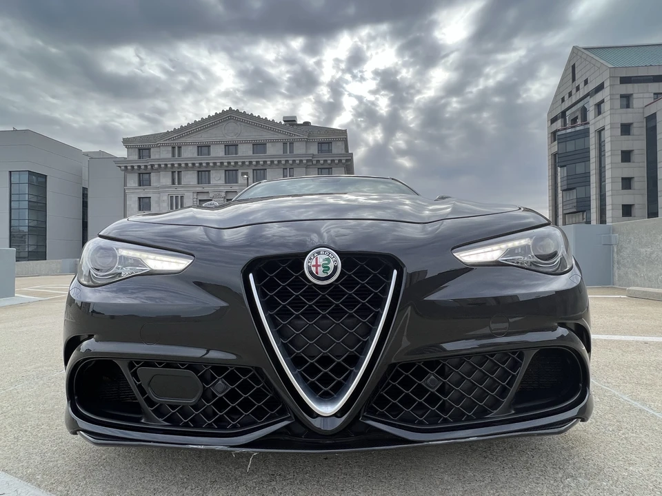2017 Alfa Romeo Giulia Quadrifoglio - Image 3 of 31