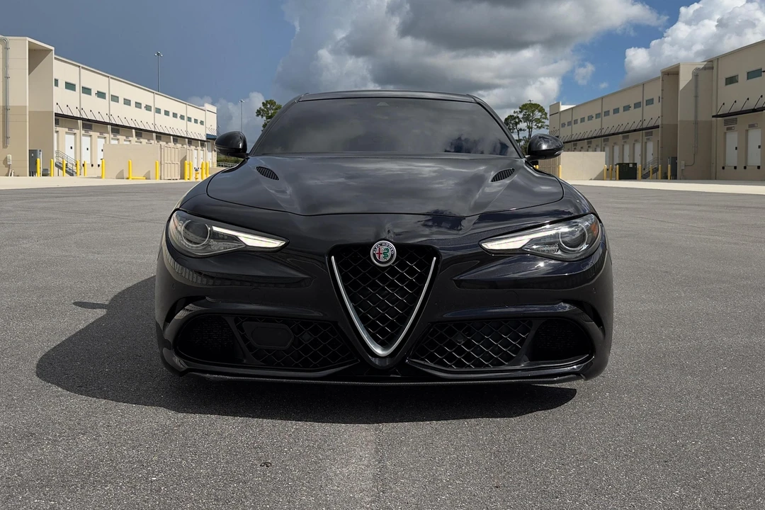 2017 Alfa Romeo Giulia Quadrifoglio - Image 2 of 31