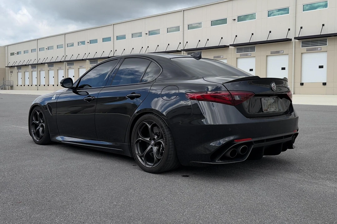 2017 Alfa Romeo Giulia Quadrifoglio - Image 4 of 31