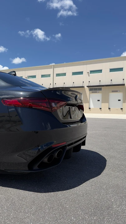 2017 Alfa Romeo Giulia Quadrifoglio - Image 27 of 31
