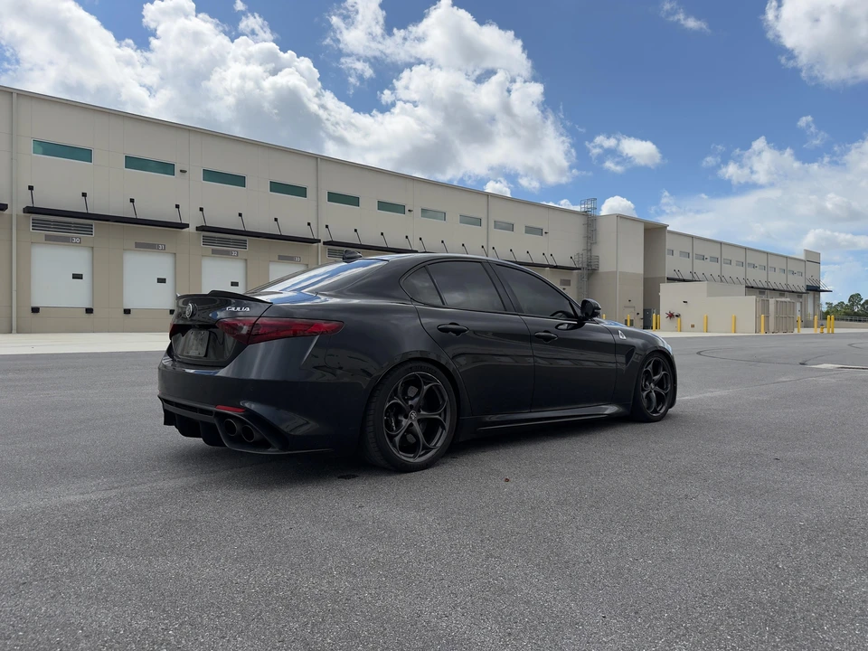 2017 Alfa Romeo Giulia Quadrifoglio - Image 7 of 31
