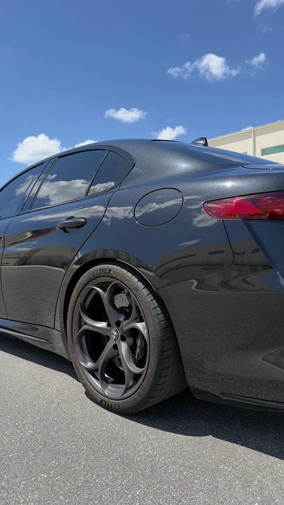 2017 Alfa Romeo Giulia Quadrifoglio - Image 24 of 31
