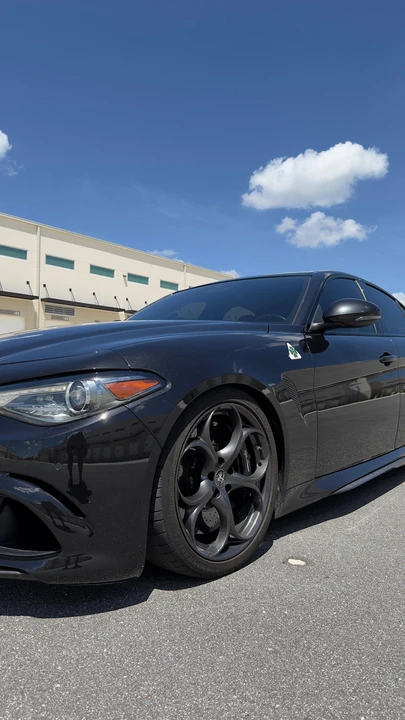 2017 Alfa Romeo Giulia Quadrifoglio - Image 17 of 31