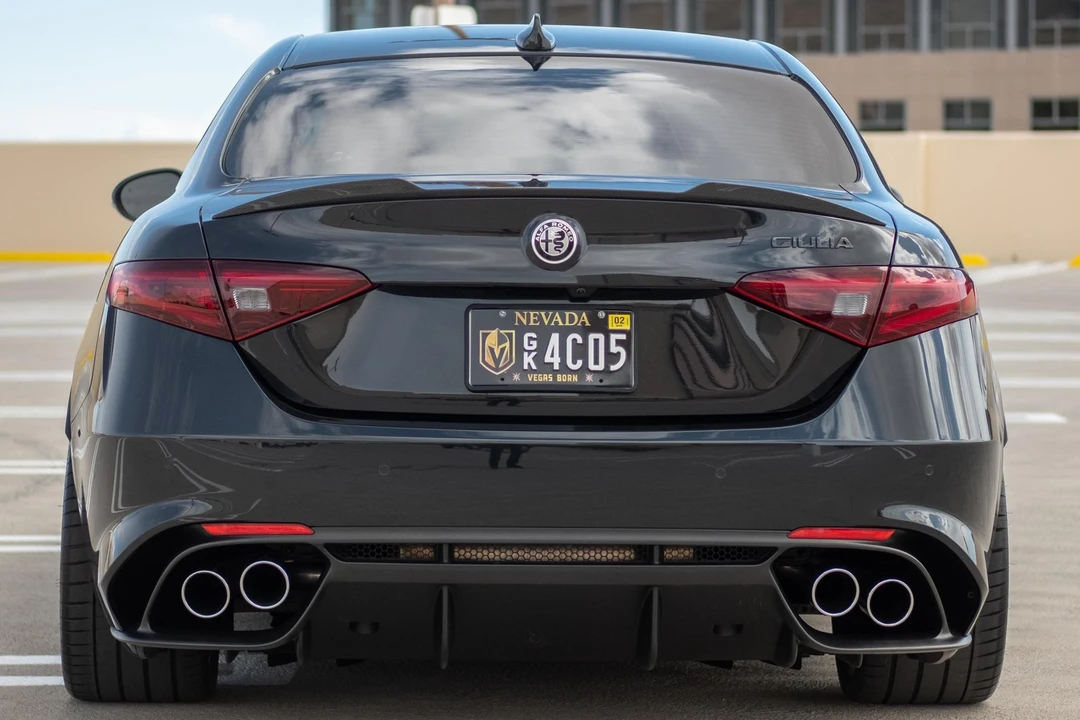 2017 Alfa Romeo Giulia Quadrifoglio - Image 5 of 31