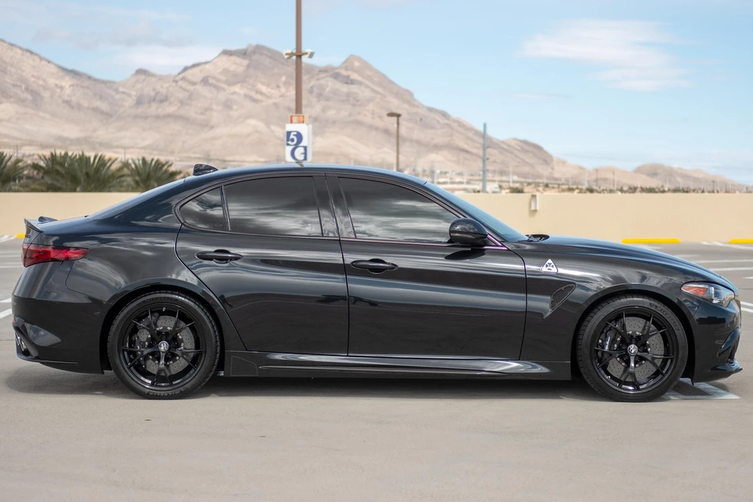 2017 Alfa Romeo Giulia Quadrifoglio - Image 3 of 31