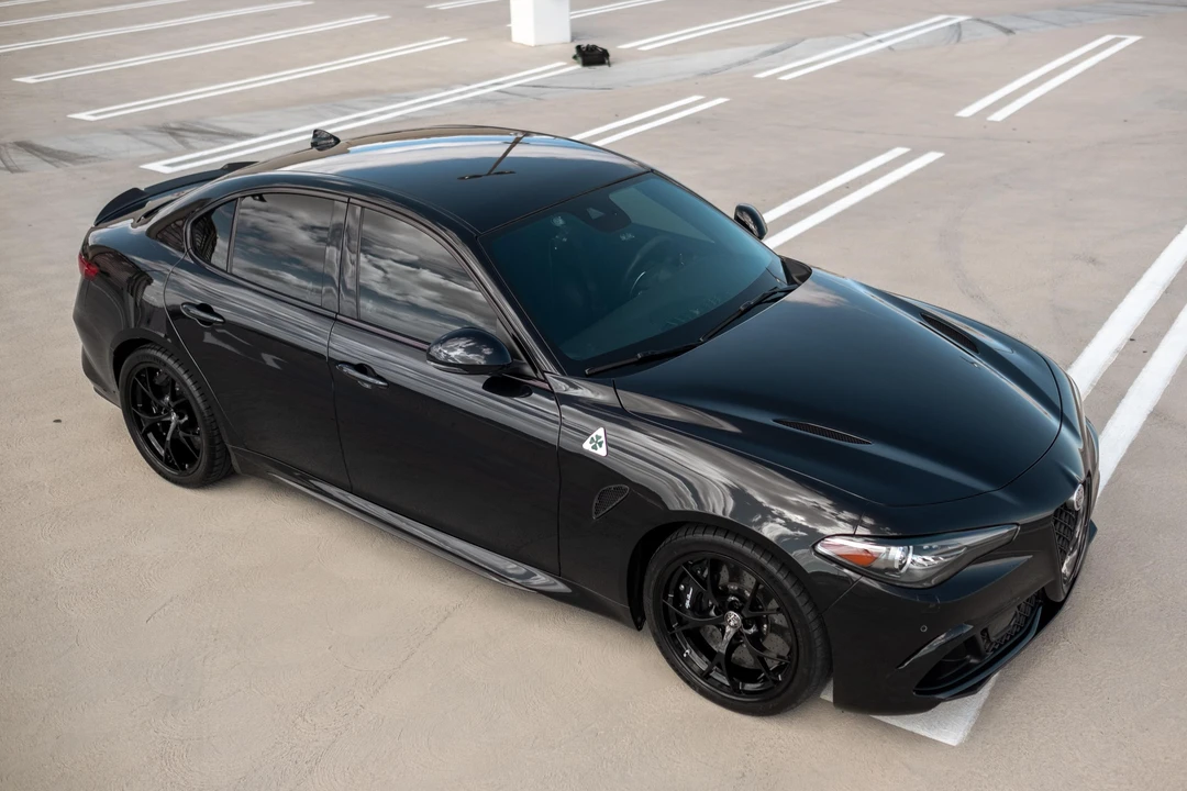 2017 Alfa Romeo Giulia Quadrifoglio - Image 14 of 31