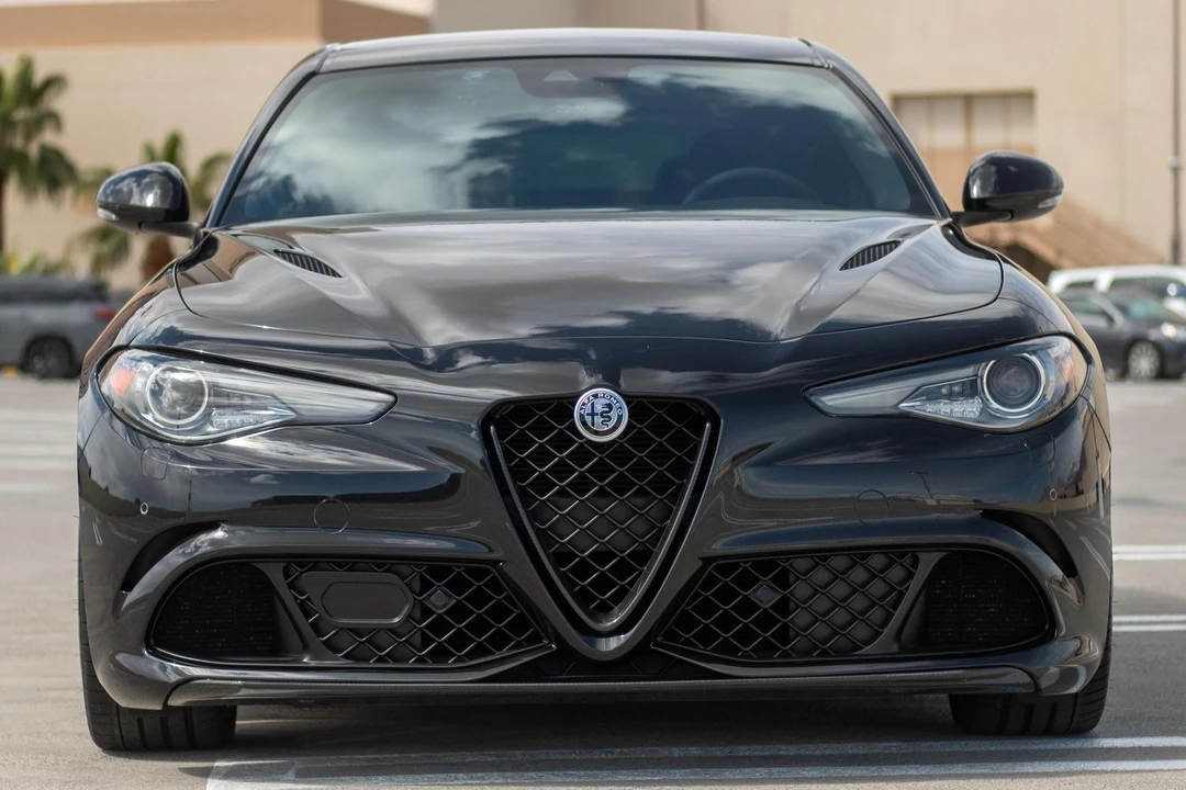 2017 Alfa Romeo Giulia Quadrifoglio - Image 2 of 31
