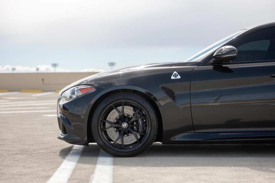 2017 Alfa Romeo Giulia Quadrifoglio - Image 22 of 31