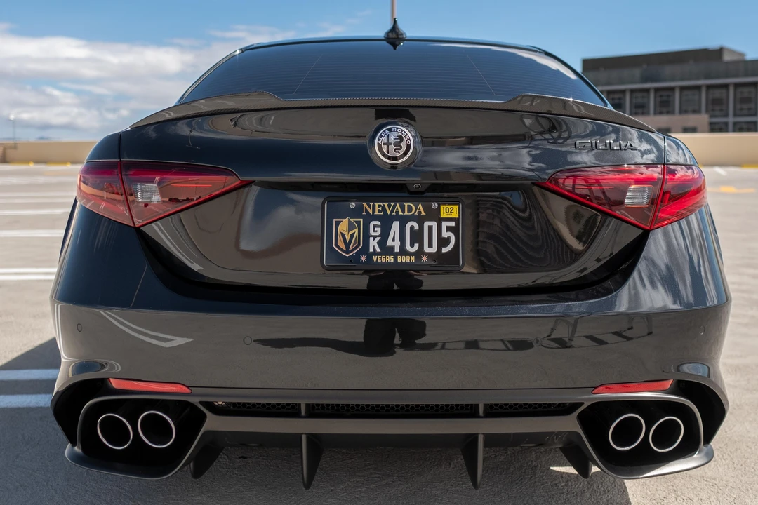 2017 Alfa Romeo Giulia Quadrifoglio - Image 11 of 31