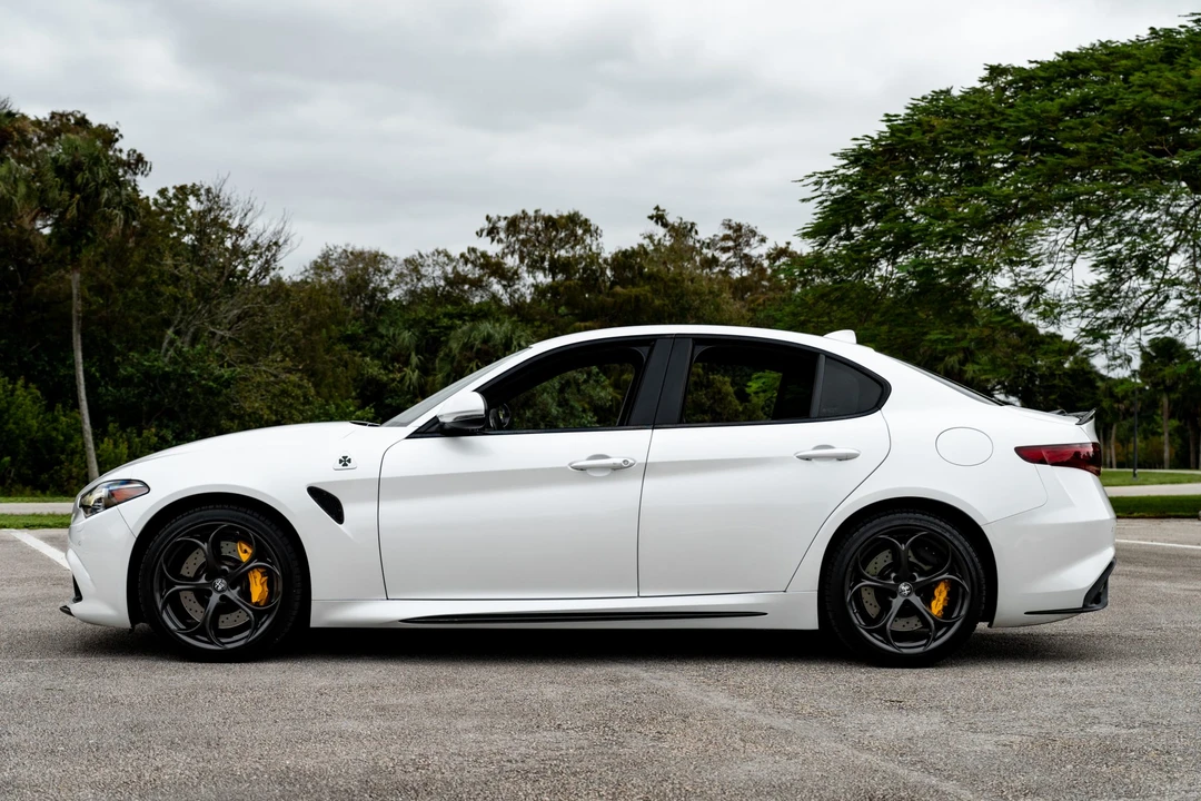 2017 Alfa Romeo Giulia Quadrifoglio - Image 2 of 31