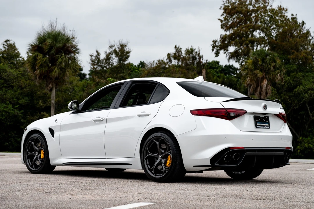 2017 Alfa Romeo Giulia Quadrifoglio - Image 3 of 31