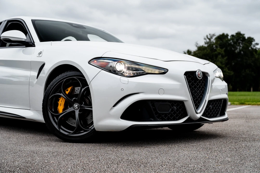 2017 Alfa Romeo Giulia Quadrifoglio - Image 11 of 31