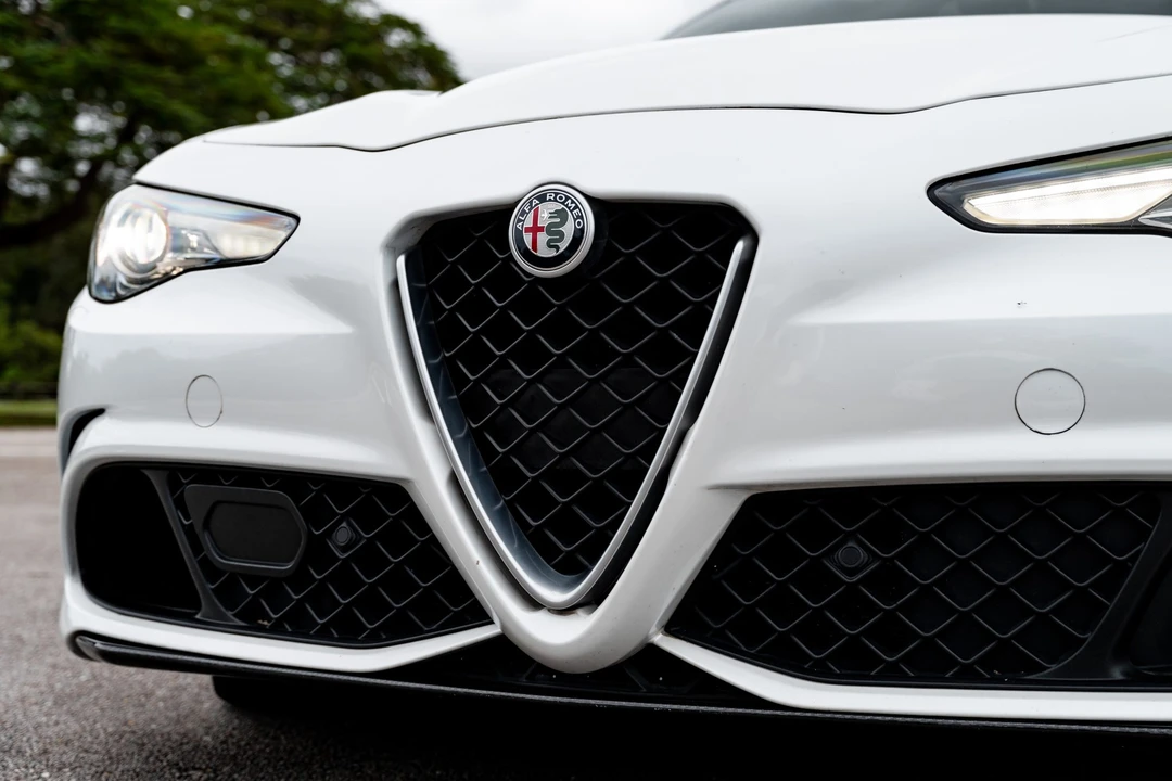 2017 Alfa Romeo Giulia Quadrifoglio - Image 13 of 31