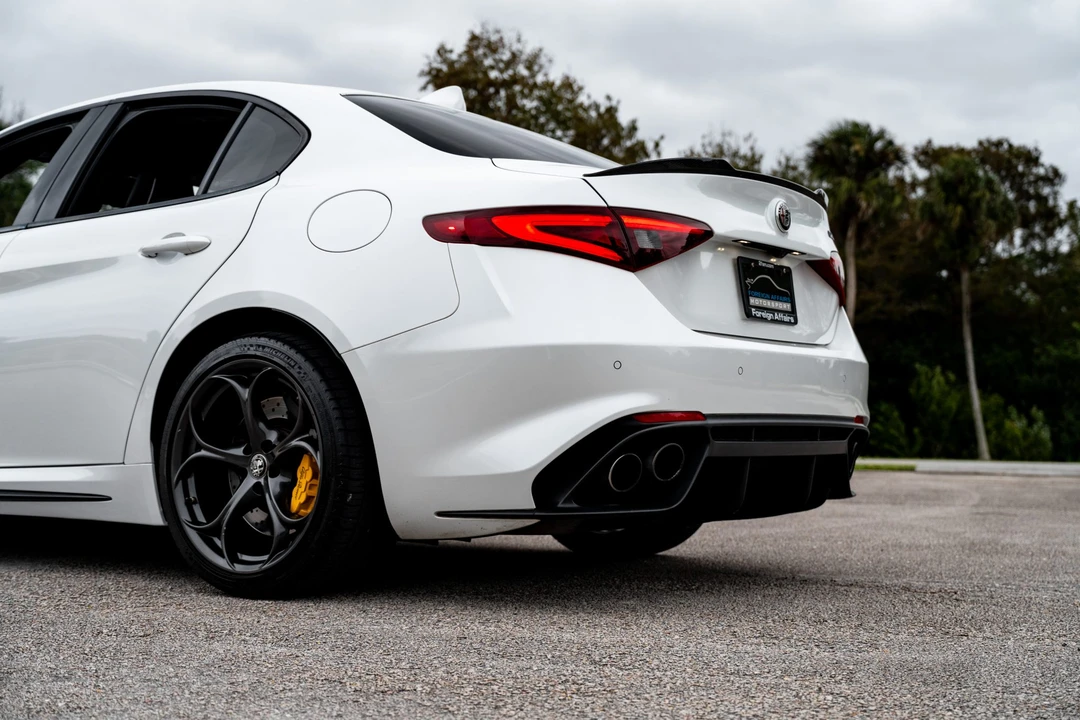 2017 Alfa Romeo Giulia Quadrifoglio - Image 23 of 31