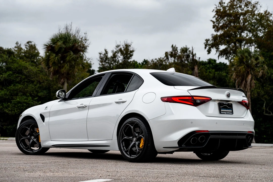 2017 Alfa Romeo Giulia Quadrifoglio - Image 4 of 31