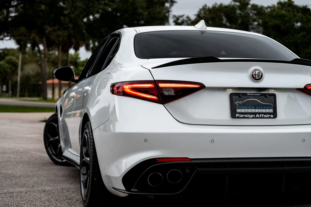 2017 Alfa Romeo Giulia Quadrifoglio - Image 24 of 31
