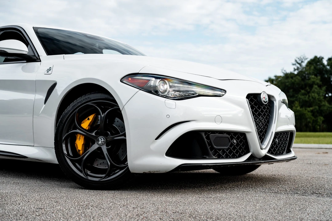 2017 Alfa Romeo Giulia Quadrifoglio - Image 14 of 31
