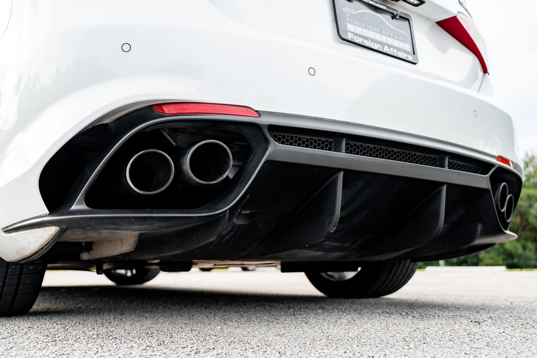 2017 Alfa Romeo Giulia Quadrifoglio - Image 28 of 31