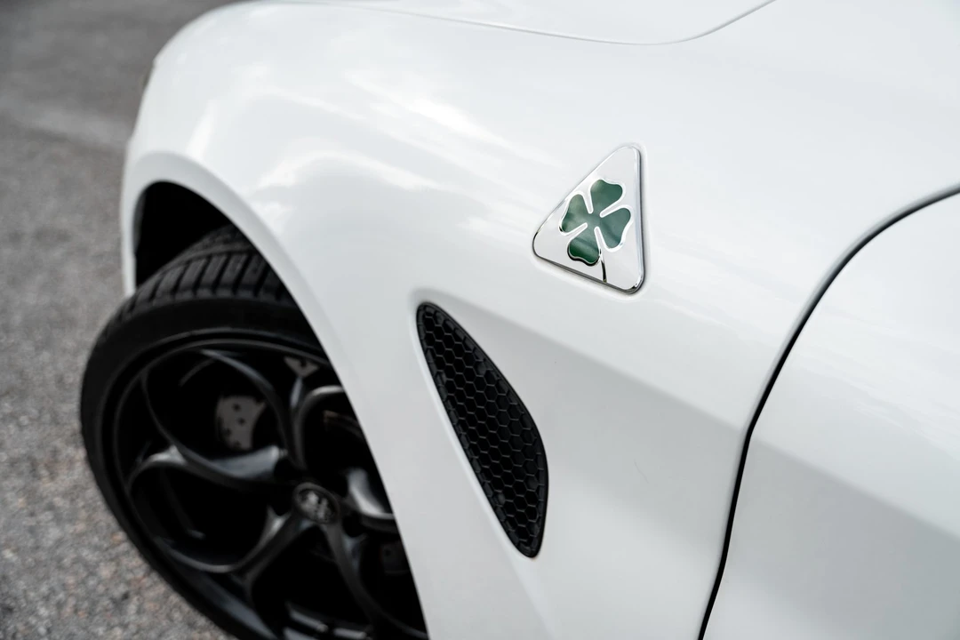 2017 Alfa Romeo Giulia Quadrifoglio - Image 18 of 31