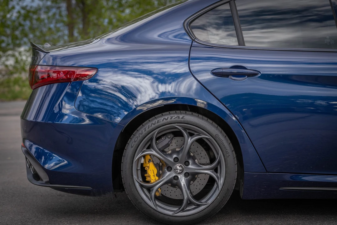 2017 Alfa Romeo Giulia Quadrifoglio - Image 25 of 31
